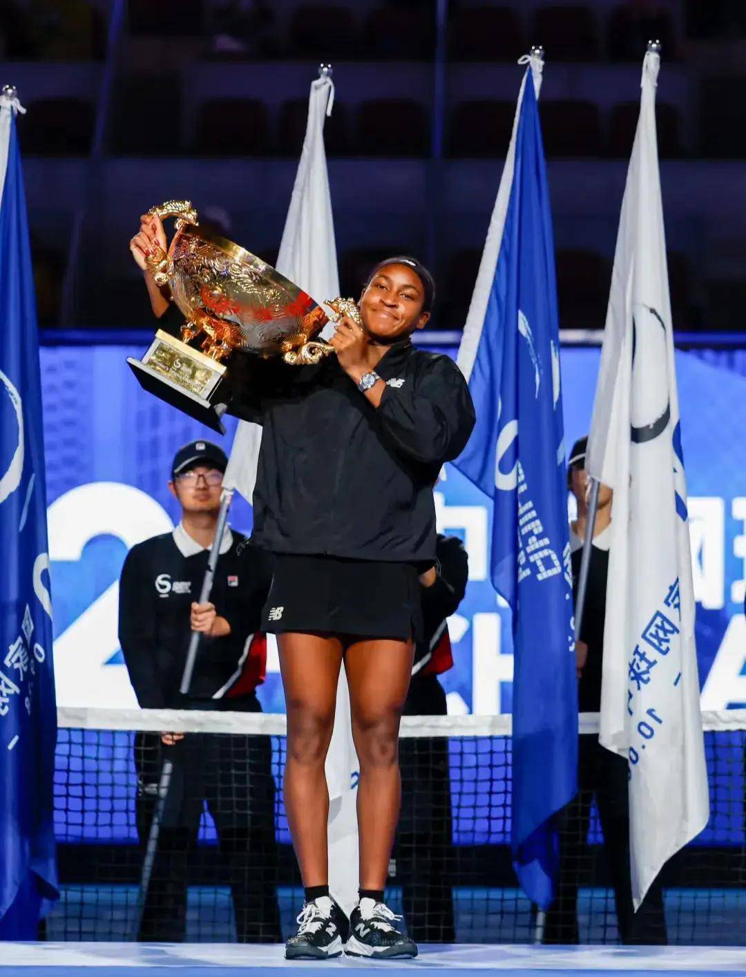 他的低调让 他的低调让