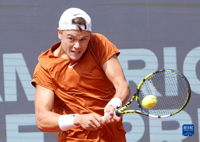 9人轮换稳 9人轮换稳